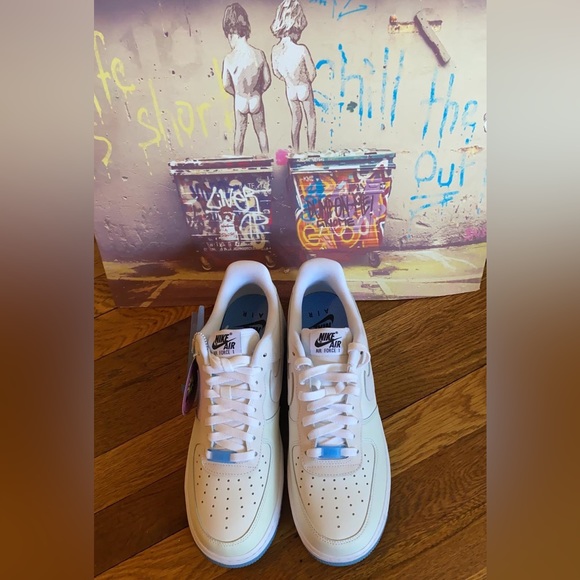 WMNS AIR FORCE 1 LOW LX
"UV Reactive" - Picture 3 of 3